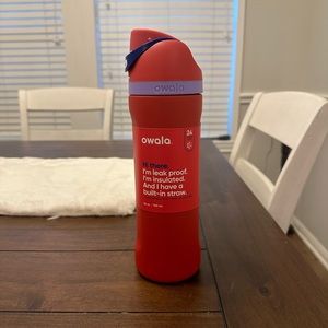 Owala FreeSip Insulated Stainless Steel 24 oz Pomegranate Parade